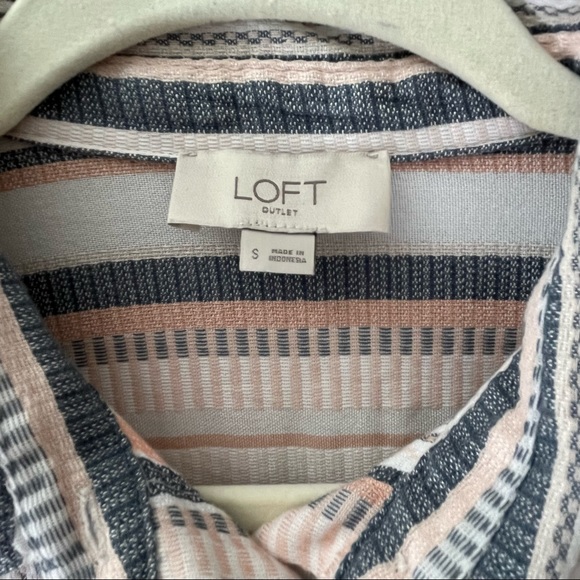 Loft women’s long sleeve button down shirt, small, white, grey and peach stripes - Picture 3 of 7